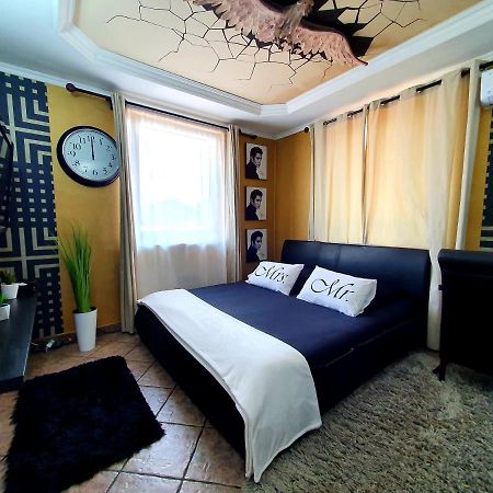 Airport Luxury Apartman 42 Вечийш Екстер'єр фото