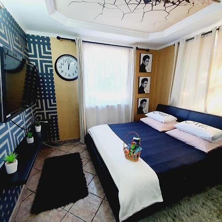 Airport Luxury Apartman 42 Вечийш Екстер'єр фото