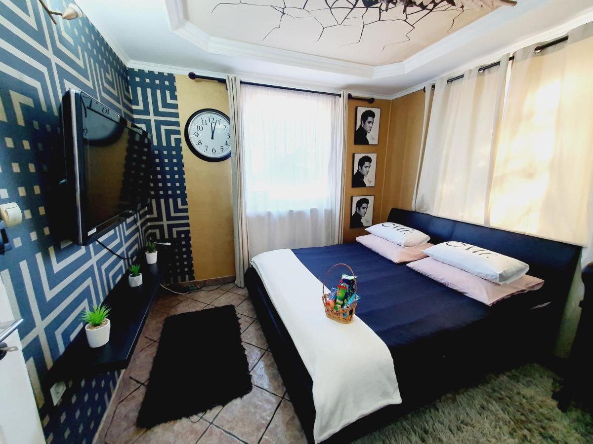Airport Luxury Apartman 42 Вечийш Екстер'єр фото