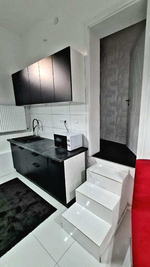 Airport Luxury Apartman 42 Вечийш Екстер'єр фото