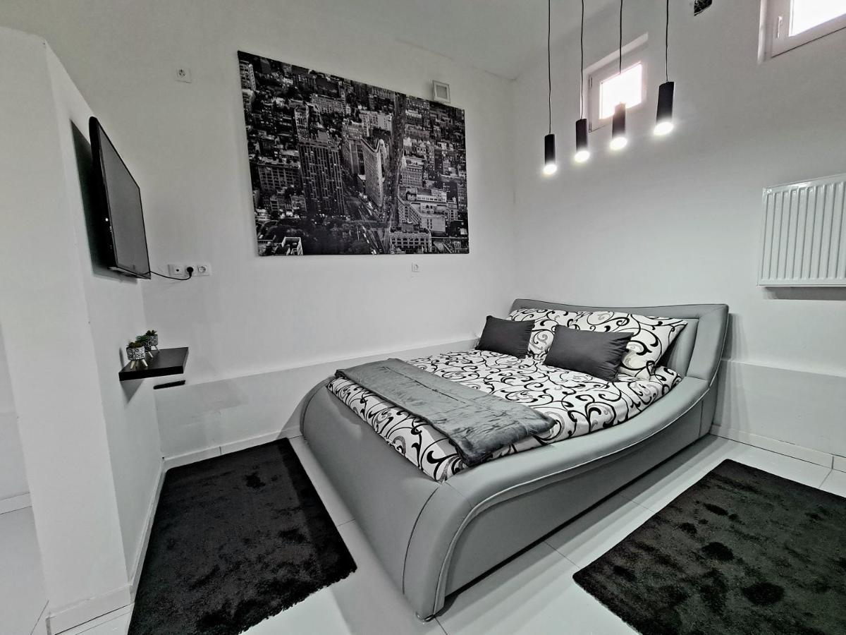 Airport Luxury Apartman 42 Вечийш Екстер'єр фото