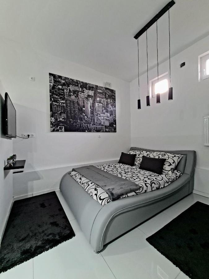 Airport Luxury Apartman 42 Вечийш Екстер'єр фото