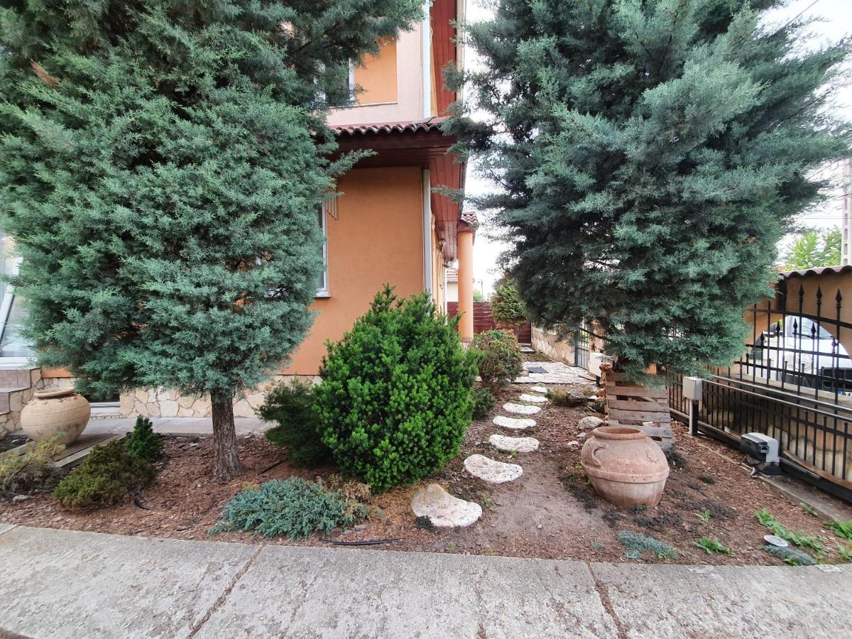 Airport Luxury Apartman 42 Вечийш Екстер'єр фото